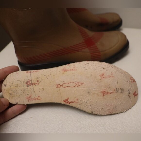 BURBERRY Rubber Rain Boot - Picture 6 of 16